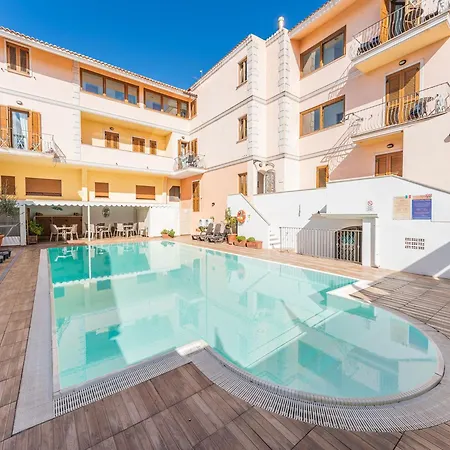 Apartment Comfy 4 Guest With Pool *